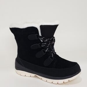Universal Thread Women's Black Winter Boots!